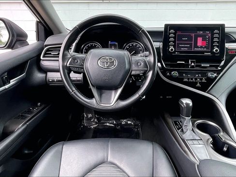 Used 2024 Toyota Camry SE FWD image 6