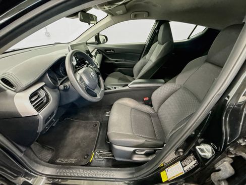 Used 2021 Toyota C-HR LE FWD image 13