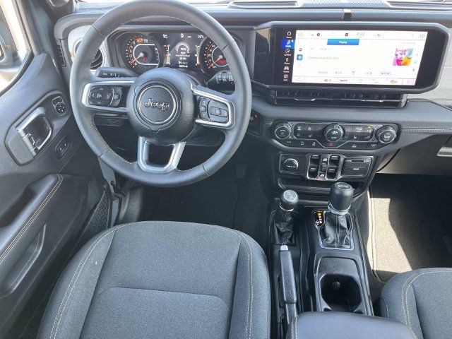 Certified 2026 Jeep Wrangler Unlimited Sahara AWD/4WD image 14
