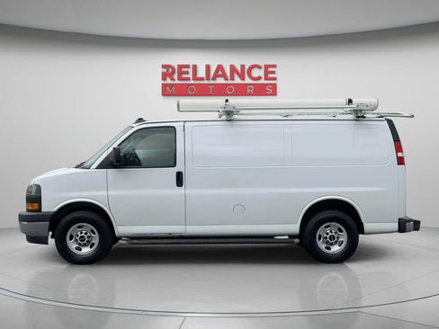 Used 2020 GMC Savana 2500 w/ Driver Convenience Package RWD image 3