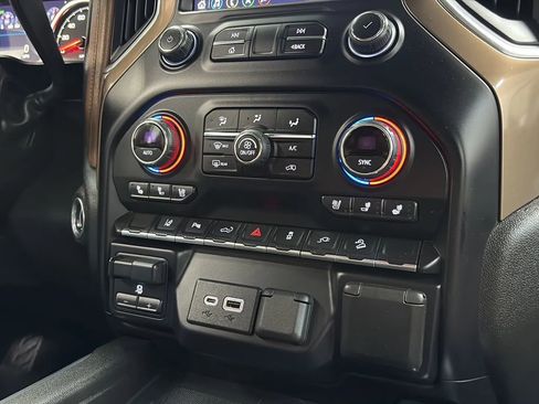 Used 2022 Chevrolet Silverado 2500 High Country w/ Technology Package image 27