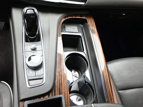Certified 2024 Cadillac Escalade Premium Luxury AWD/4WD image 13