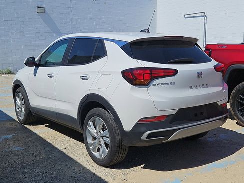 Certified 2024 Buick Encore GX Preferred FWD image 6