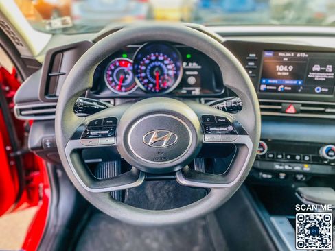 Used 2023 Hyundai Elantra SEL FWD image 20