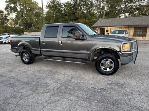 Used 2005 Ford F250 Lariat image 12