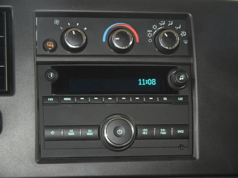 Used 2024 Chevrolet Express 3500 LT w/ LT Preferred Equipment Group RWD image 22