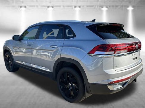 Certified 2024 Volkswagen Atlas Cross Sport SE AWD/4WD image 4