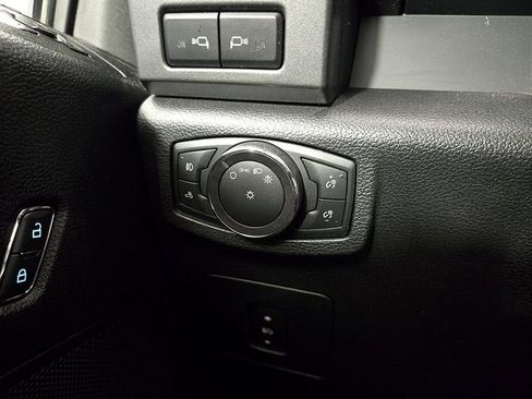 Used 2017 Ford F150 XLT w/ Equipment Group 302A Luxury AWD/4WD image 25