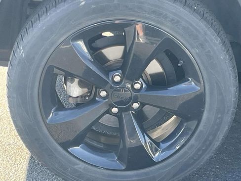 Used 2016 Jeep Cherokee Sport image 12