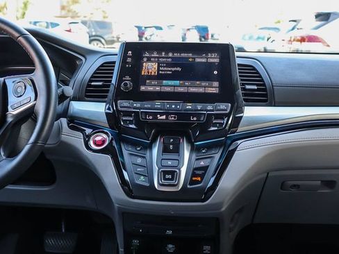 Used 2024 Honda Odyssey Touring image 14
