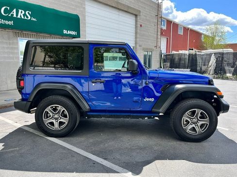 Used 2018 Jeep Wrangler Sport S image 9