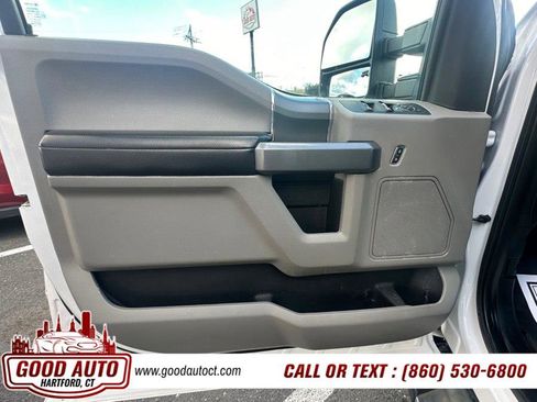 Used 2019 Ford F150 XLT w/ Max Trailer Tow Package image 6