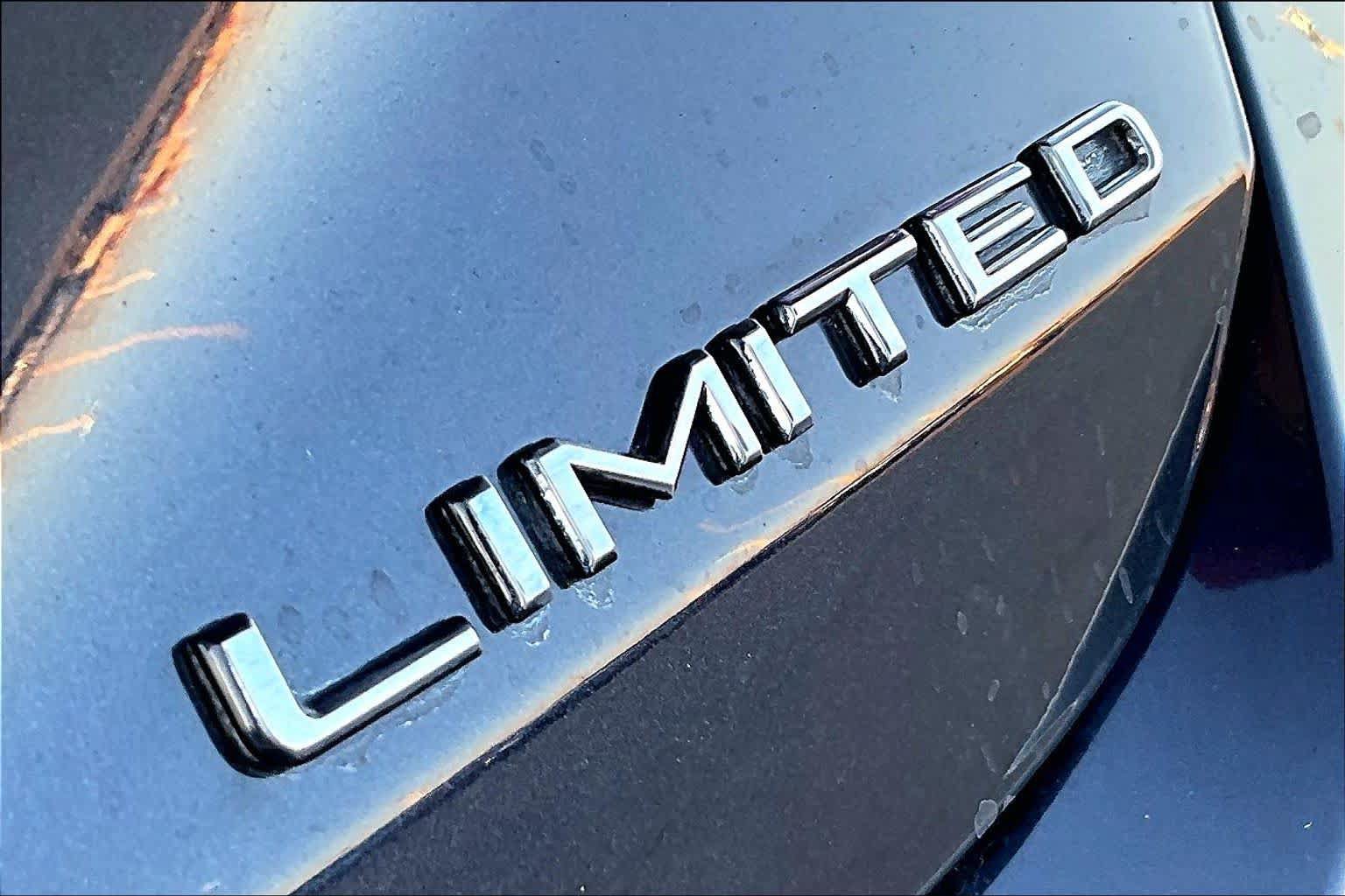 Used 2020 Toyota Avalon Limited FWD image 10
