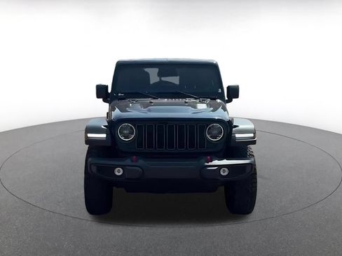 Used 2025 Jeep Wrangler Unlimited Rubicon AWD/4WD image 4