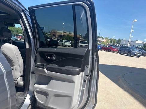 Used 2017 Honda Ridgeline RTL-E image 32