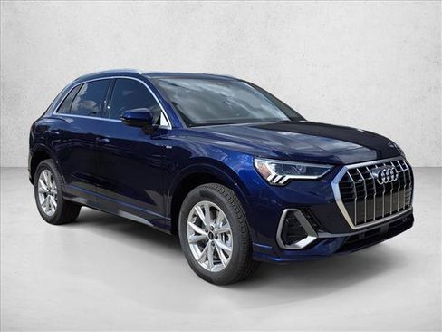Certified 2025 Audi Q3 2.0T Premium w/ Convenience Package AWD/4WD image 3