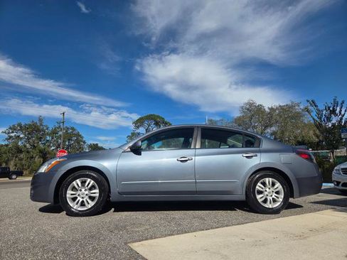 Used 2011 Nissan Altima 2.5 S w/ Special Edition Pkg image 9