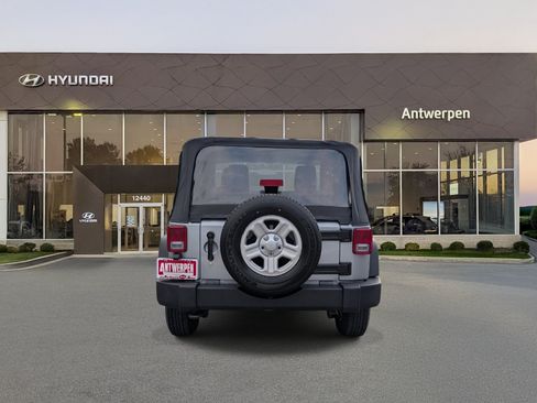 Used 2018 Jeep Wrangler Sport AWD/4WD image 4