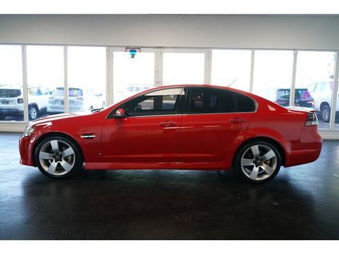 Used 2009 Pontiac G8 GT w/ Premium Package image 4