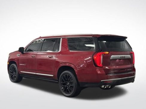 Used 2022 GMC Yukon XL Denali w/ Denali Premium Package image 7