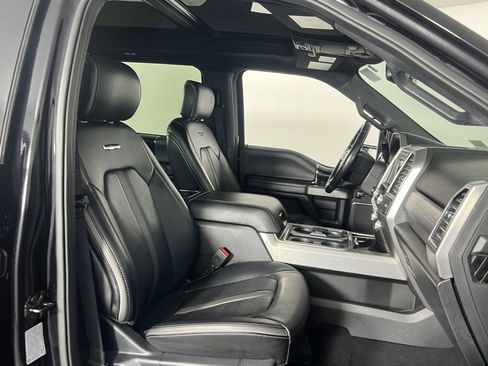 Used 2021 Ford F450 Platinum w/ FX4 Off-Road Package image 31