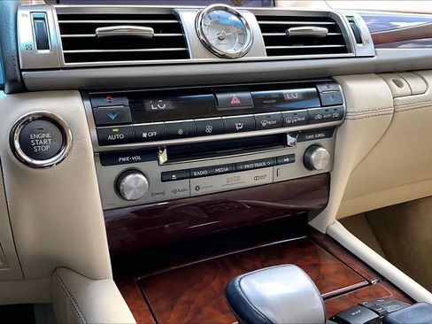 Used 2017 Lexus LS 460 w/ Comfort Package RWD image 35
