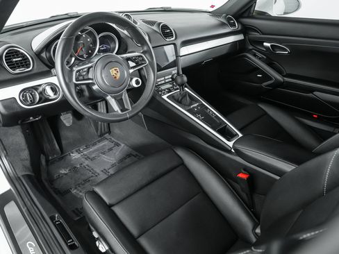 Used 2025 Porsche 718 Cayman RWD image 12