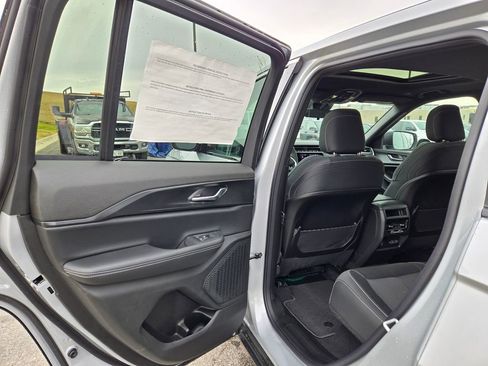 New 2025 Jeep Grand Cherokee Laredo X image 26