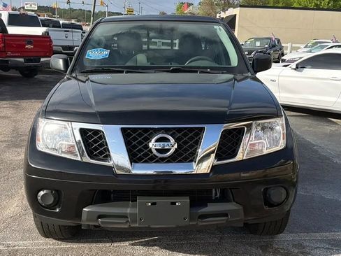 Used 2019 Nissan Frontier SV AWD/4WD image 3