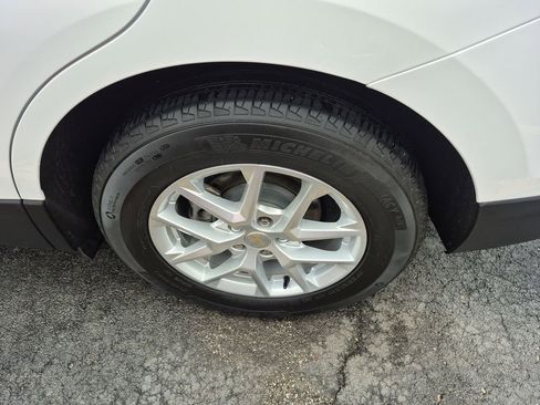 Certified 2024 Chevrolet Equinox LT image 34