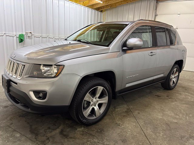 Used 2016 Jeep Compass High Altitude FWD image 3