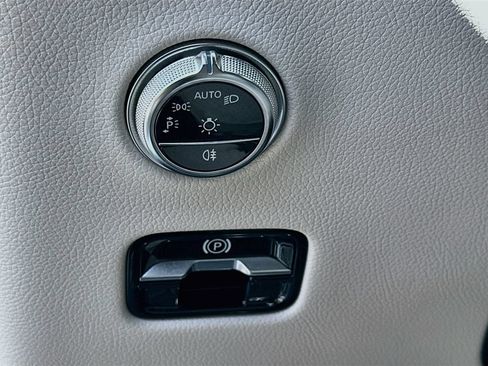 Used 2026 Mercedes-Benz GLC 300 4MATIC image 10