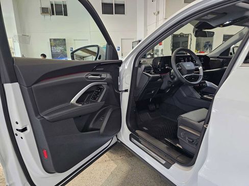 New 2025 Audi Q5 Prestige image 21