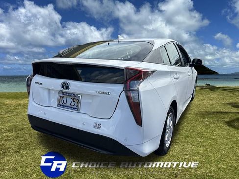 Used 2018 Toyota Prius Two image 7