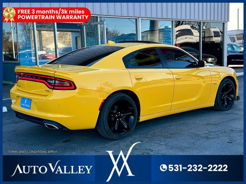 Used 2018 Dodge Charger R/T w/ Navigation & Travel Group image 7