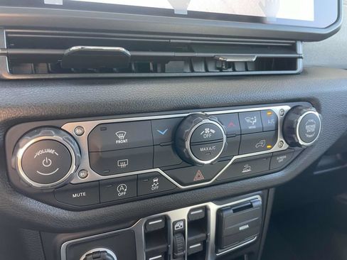 New 2026 Jeep Gladiator Sport AWD/4WD image 35