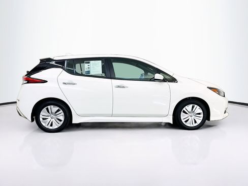 Used 2025 Nissan Leaf S image 10