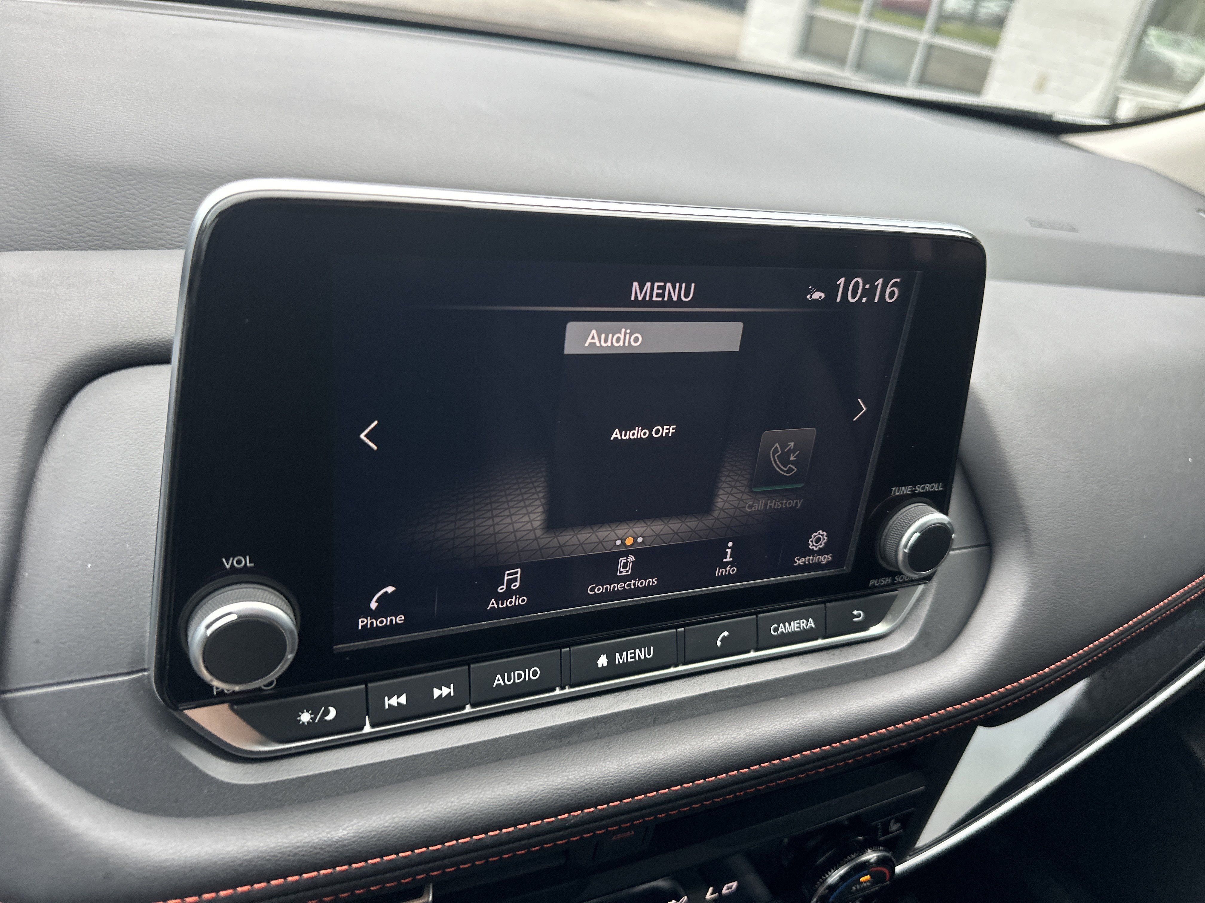 Used 2025 Nissan Rogue SV AWD/4WD image 17