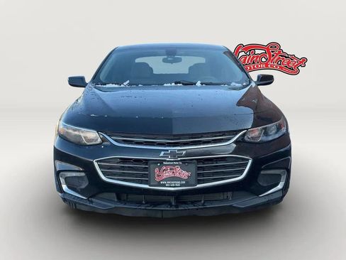 Used 2018 Chevrolet Malibu Hybrid image 2