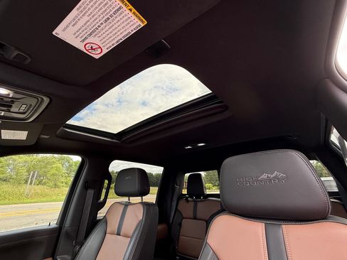 Used 2021 Chevrolet Silverado 3500 High Country w/ Z71 Off-Road Package AWD/4WD image 22