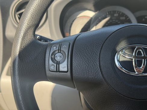 Used 2012 Toyota RAV4 4WD V6 image 14