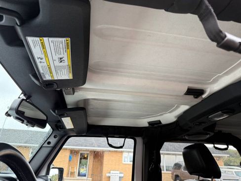 Used 2013 Jeep Wrangler Sahara image 21