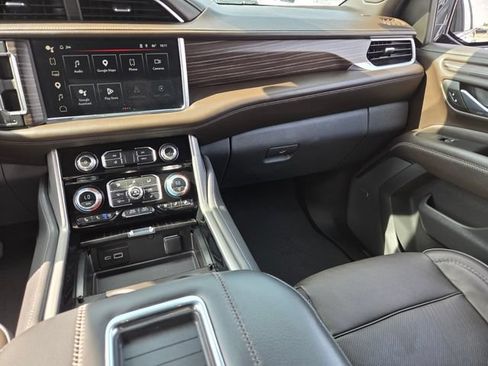 Certified 2023 GMC Yukon XL Denali w/ Denali Reserve Package AWD/4WD image 14