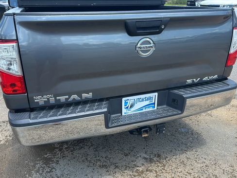 Used 2017 Nissan Titan SV AWD/4WD image 24