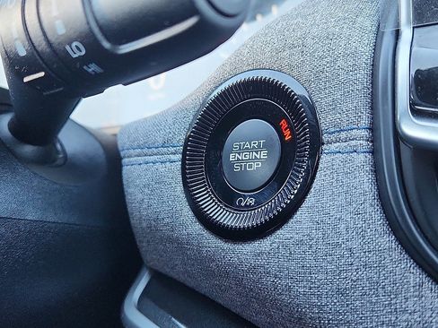 Used 2023 Jeep Compass Sport image 9