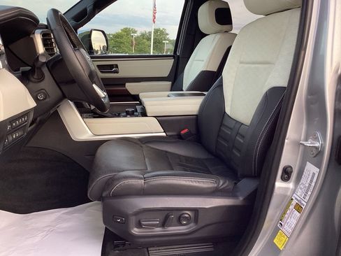 Used 2024 Toyota Sequoia Capstone AWD/4WD image 15