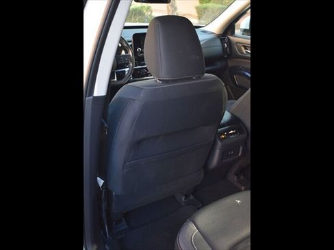 Used 2022 Nissan Pathfinder SV w/ SV Premium Package FWD image 21