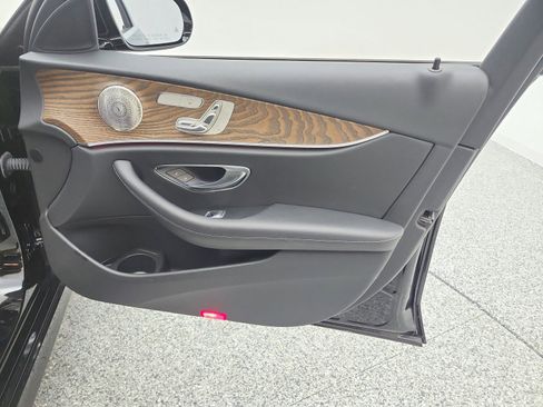 Used 2022 Mercedes-Benz E 450 4MATIC Sedan image 21