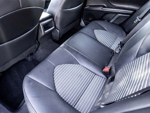 Used 2024 Toyota Camry SE image 27