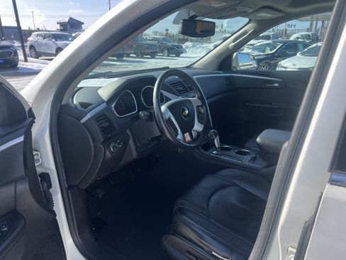 Used 2011 Chevrolet Traverse LT w/ Personal Connectivity Package image 18